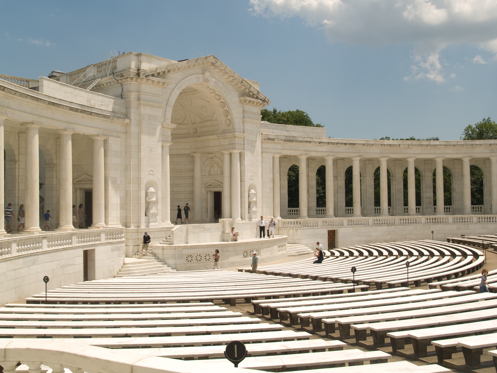 memorial amphitheater at arlington cemetery