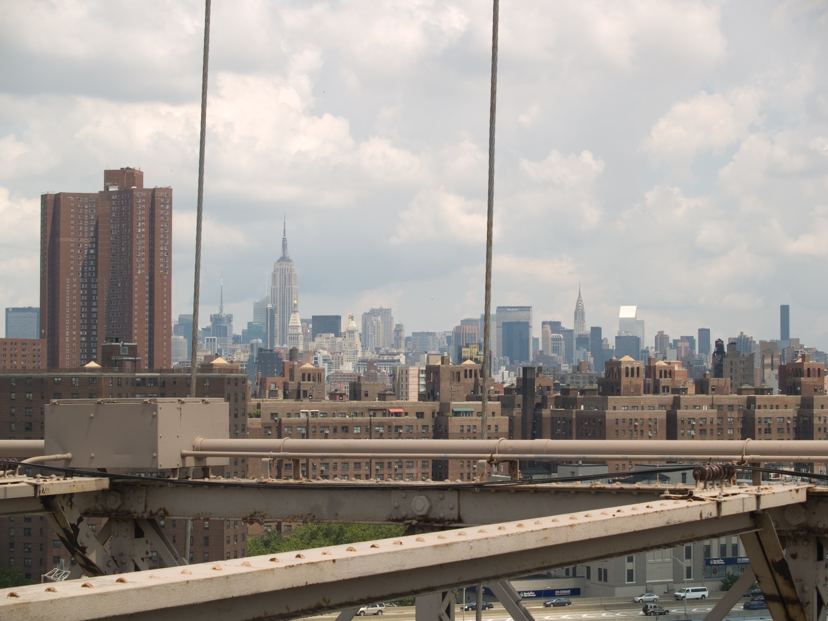 manhattan skyline from brooklyn bridge